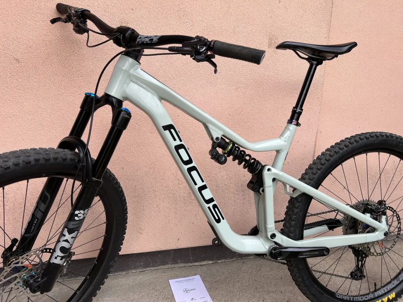 Zánovní enduro Focus Jam 6.9 Sky Grey 29"