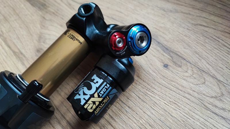 Fox Float X2 Factory Kashima