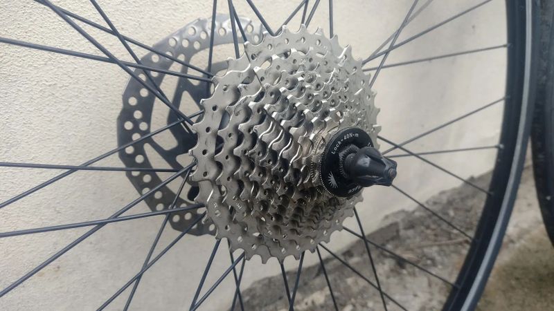 Prodám zapletená kola 622x13c