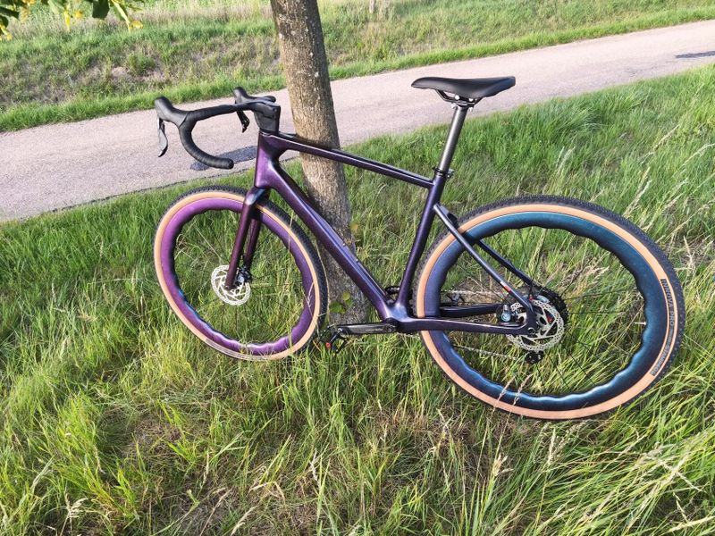 Karbon gravel 9,5 kg bezdrát 1×13 karbon kola TOP stav