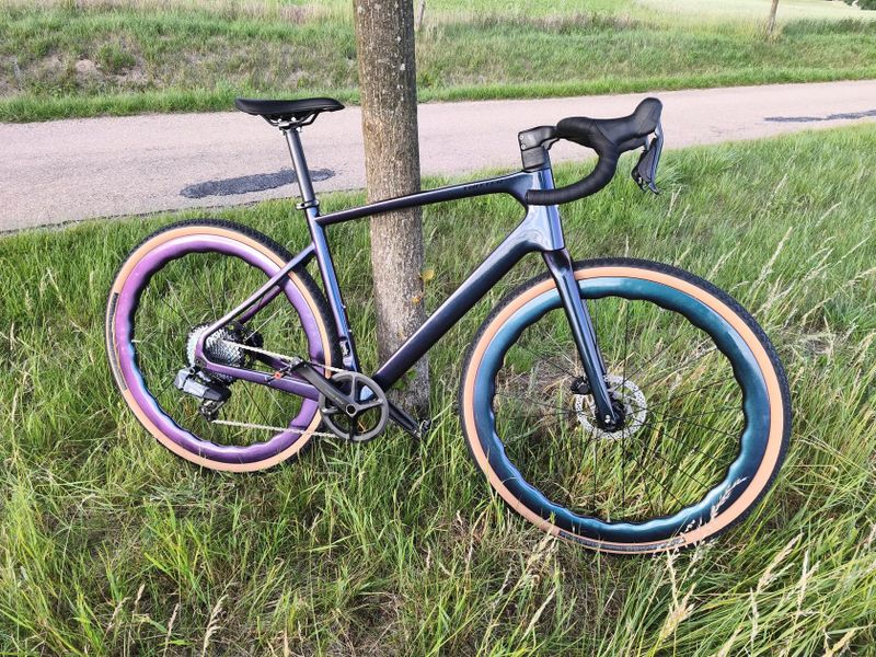 Karbon gravel 9,5 kg bezdrát 1×13 karbon kola TOP stav