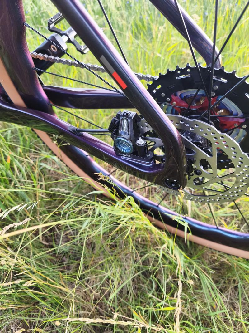 Karbon gravel 9,5 kg bezdrát 1×13 karbon kola TOP stav