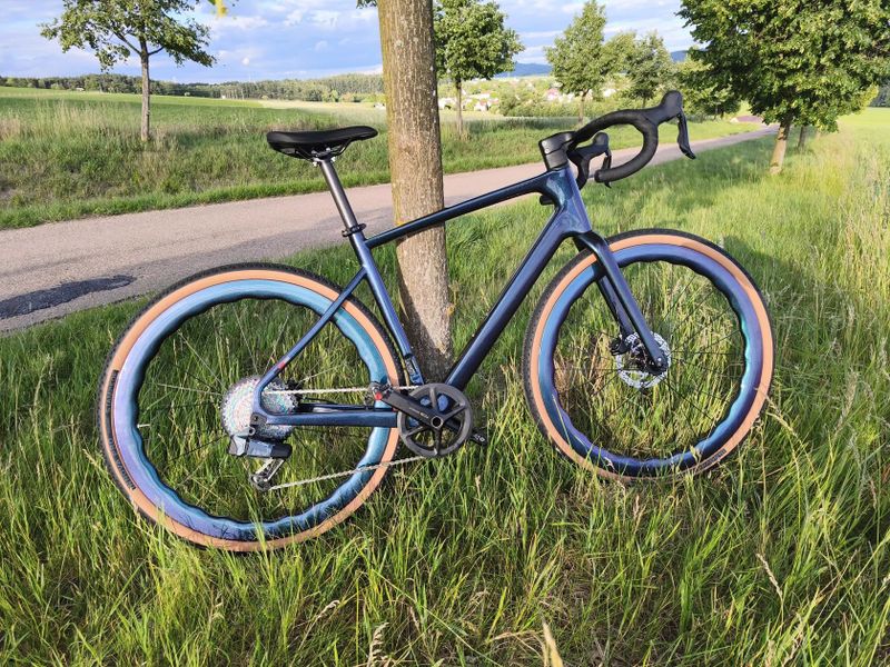 Karbon gravel 9,5 kg bezdrát 1×13 karbon kola TOP stav