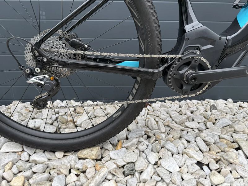 Specialized Levo HT Comp, vel M; 2 baterie