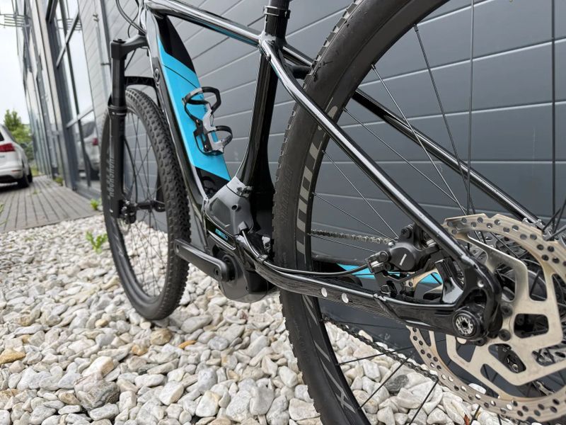 Specialized Levo HT Comp, vel M; 2 baterie