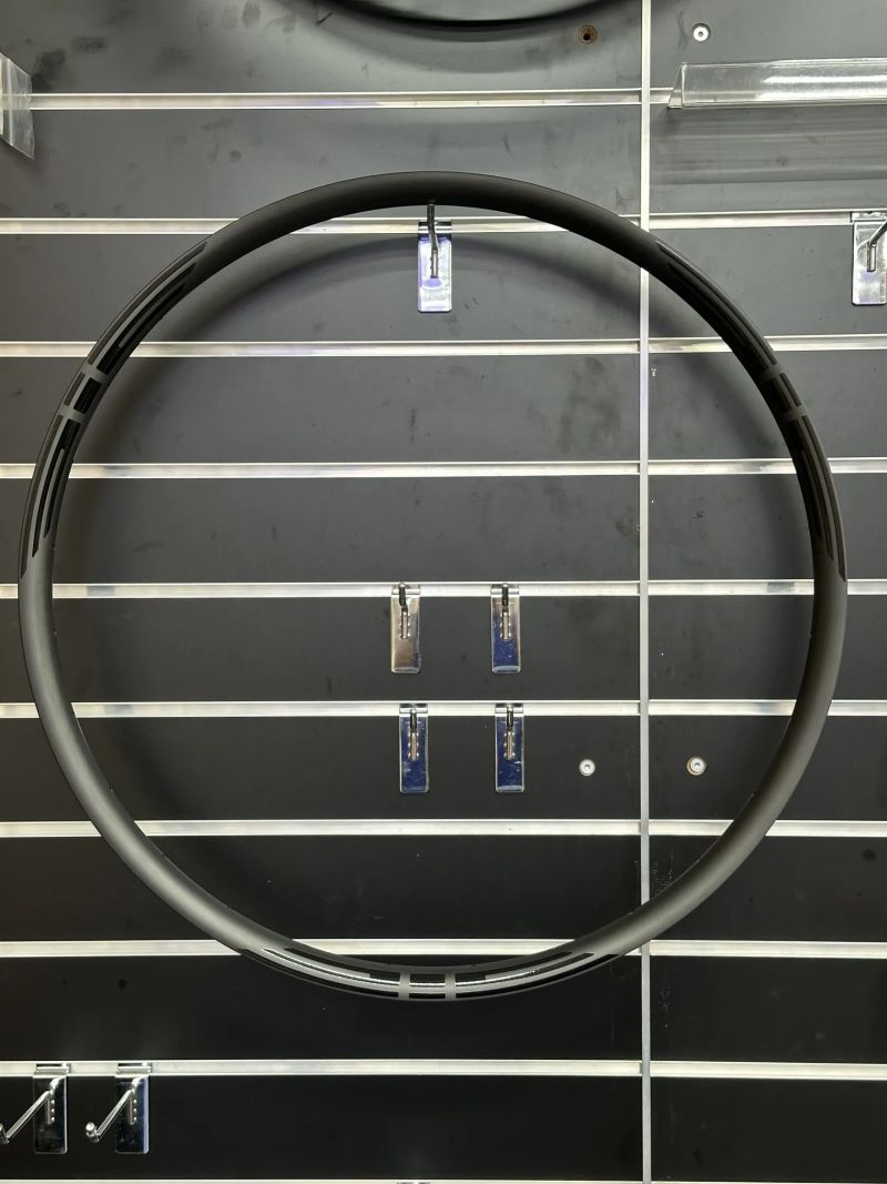 29" karbonový MTB ráfek EIE | 28 děr | 313 gramů