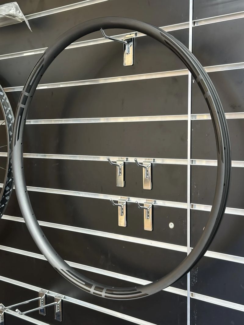 29" karbonový MTB ráfek EIE | 28 děr | 313 gramů