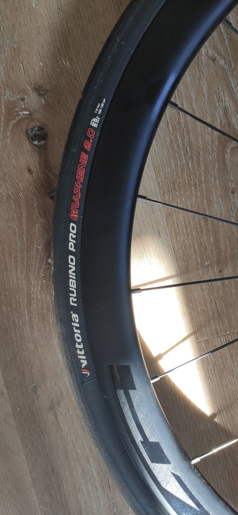 zapletená karbonová kola Forza Levanto Carbon DB