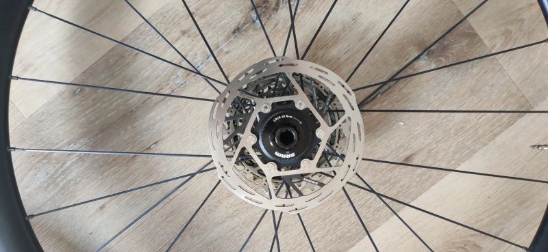 zapletená karbonová kola Forza Levanto Carbon DB