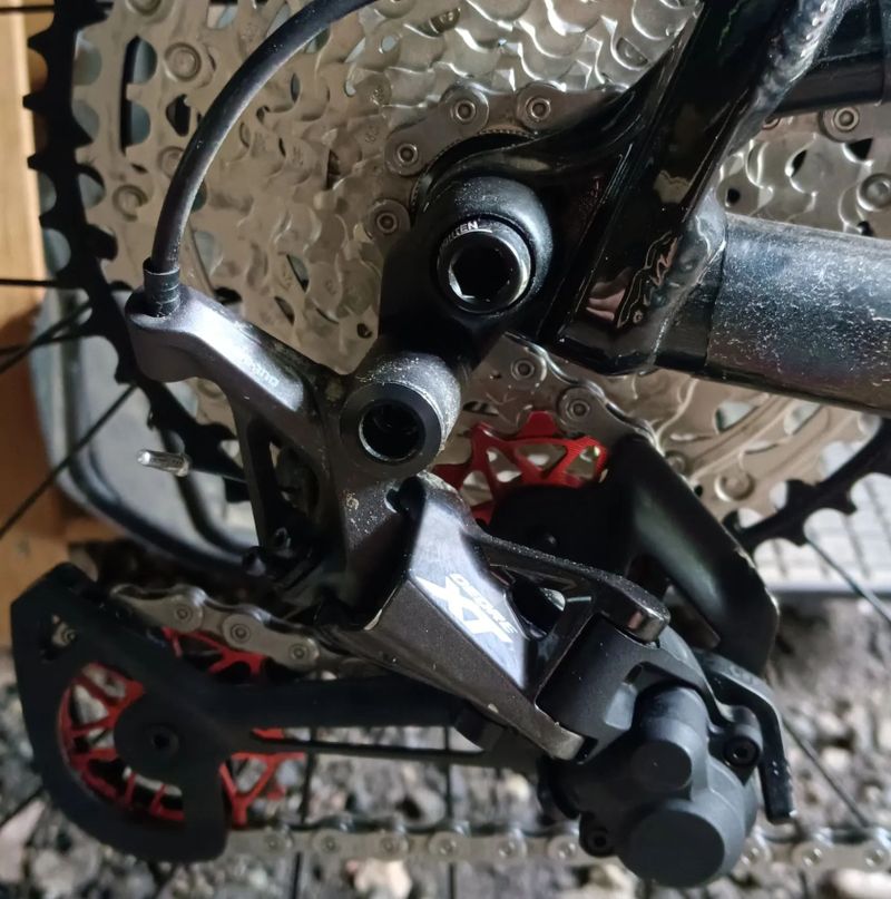 Přehazovačka Shimano XT + řazení SLX 
