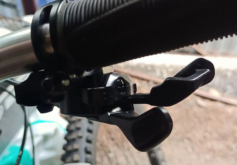 Přehazovačka Shimano XT + řazení SLX 