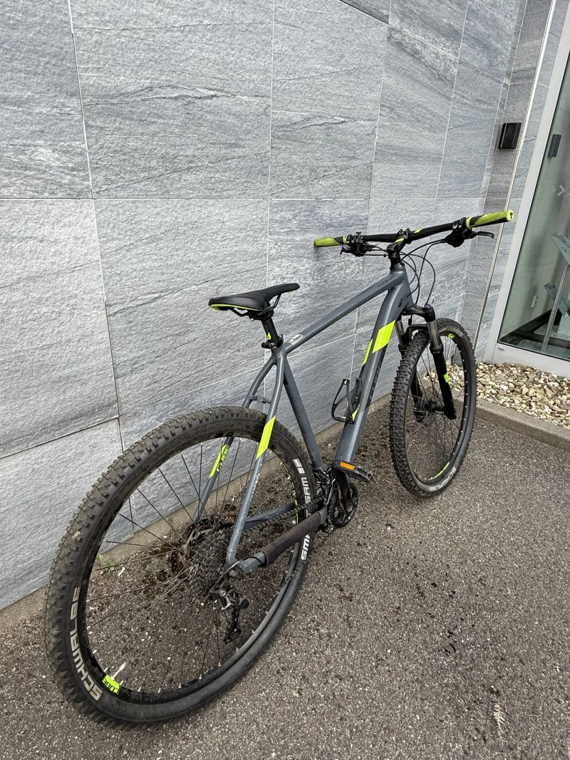 Cube Attention 29” XL
