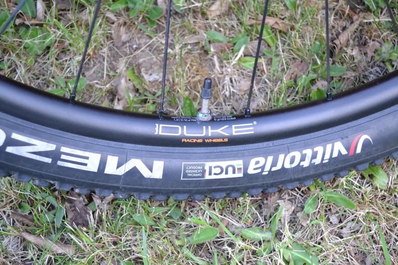 Kompletní kola - ráfky Duke / náby Carbon-Ti 29"