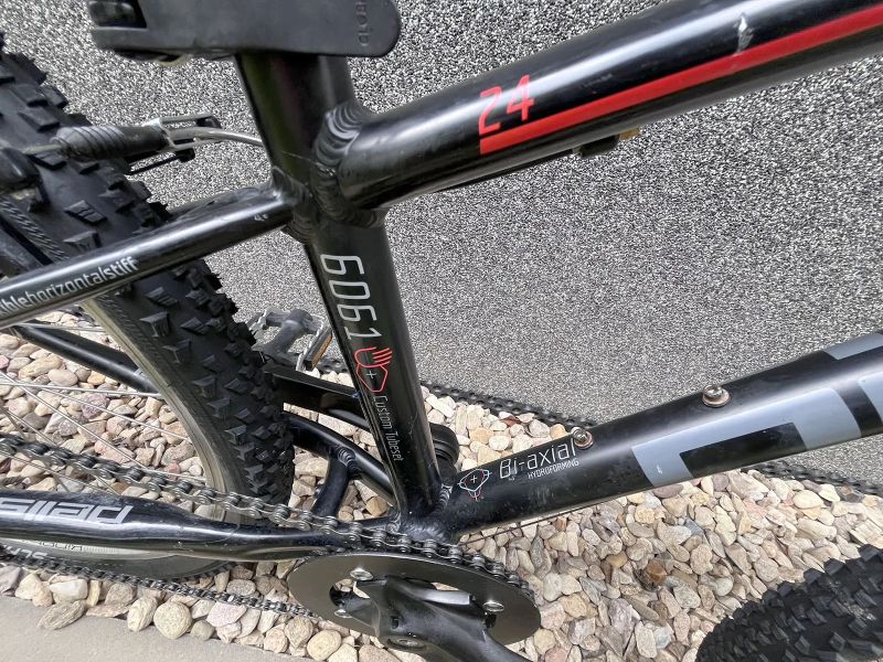PELLS Razzer 24, 1×9, lehké dětské MTB 24", velmi pěkný stav