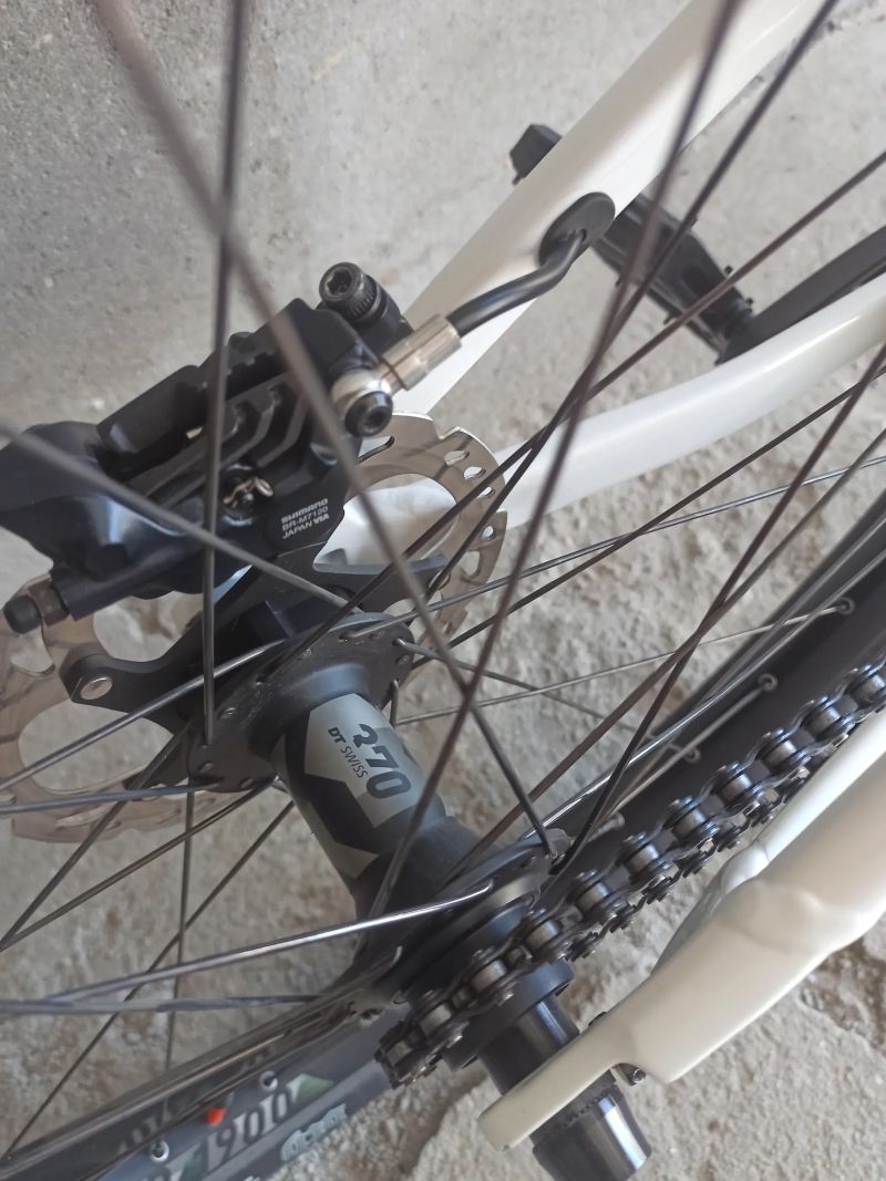 Commencal Absolut Pike 2025