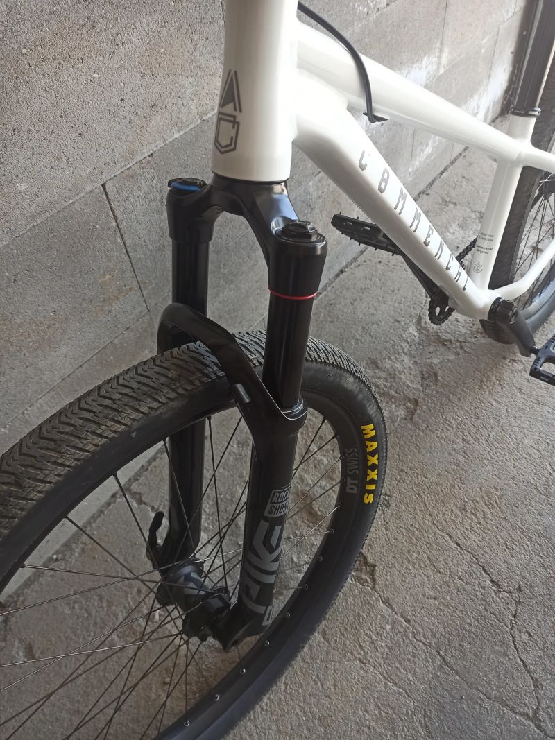 Commencal Absolut Pike 2025