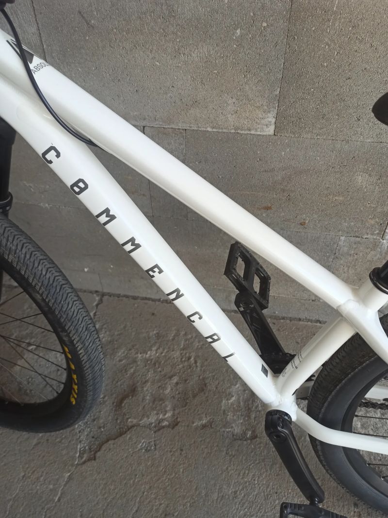 Commencal Absolut Pike 2025