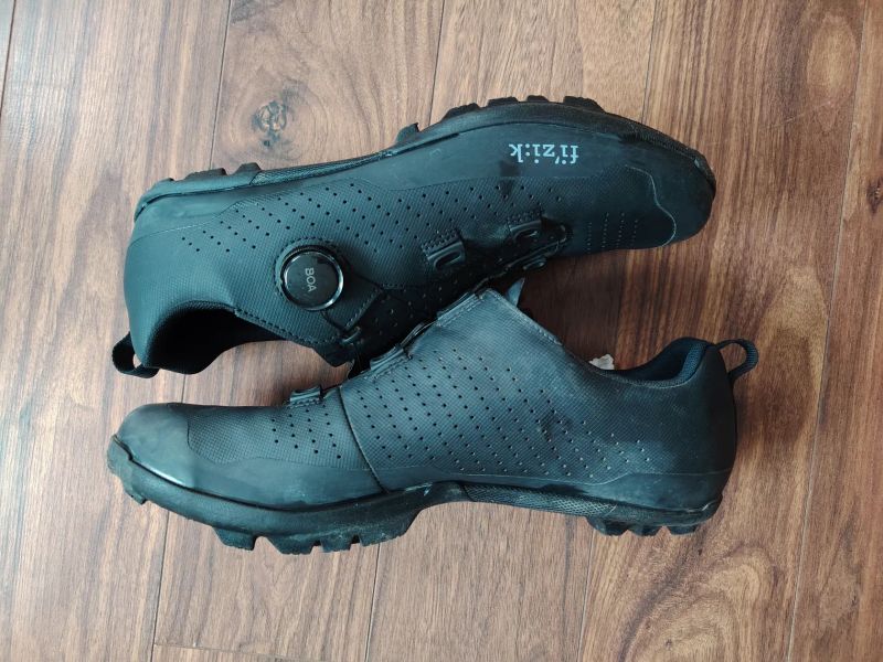 Cyklistické tretry FIZIK Terra Atlas Black – vel. 44 (Top stav)