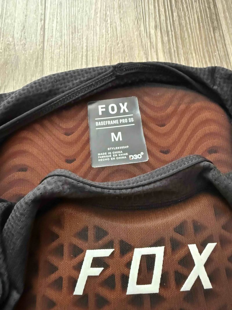 Chráničová vesta FOX a kolena a lokty EVOC