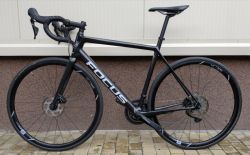 Focus IZALCO RACE DISC 9.7 karbon, vel. 56, nová kola Microtech