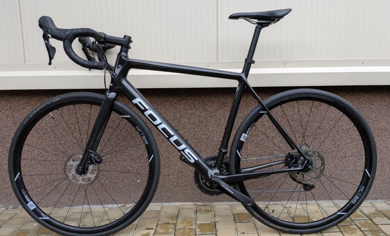 Focus IZALCO RACE DISC 9.7 karbon, vel. 56, nová kola Microtech
