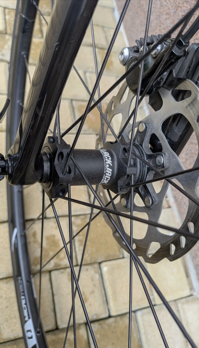 Focus IZALCO RACE DISC 9.7 karbon, vel. 56, nová kola Microtech