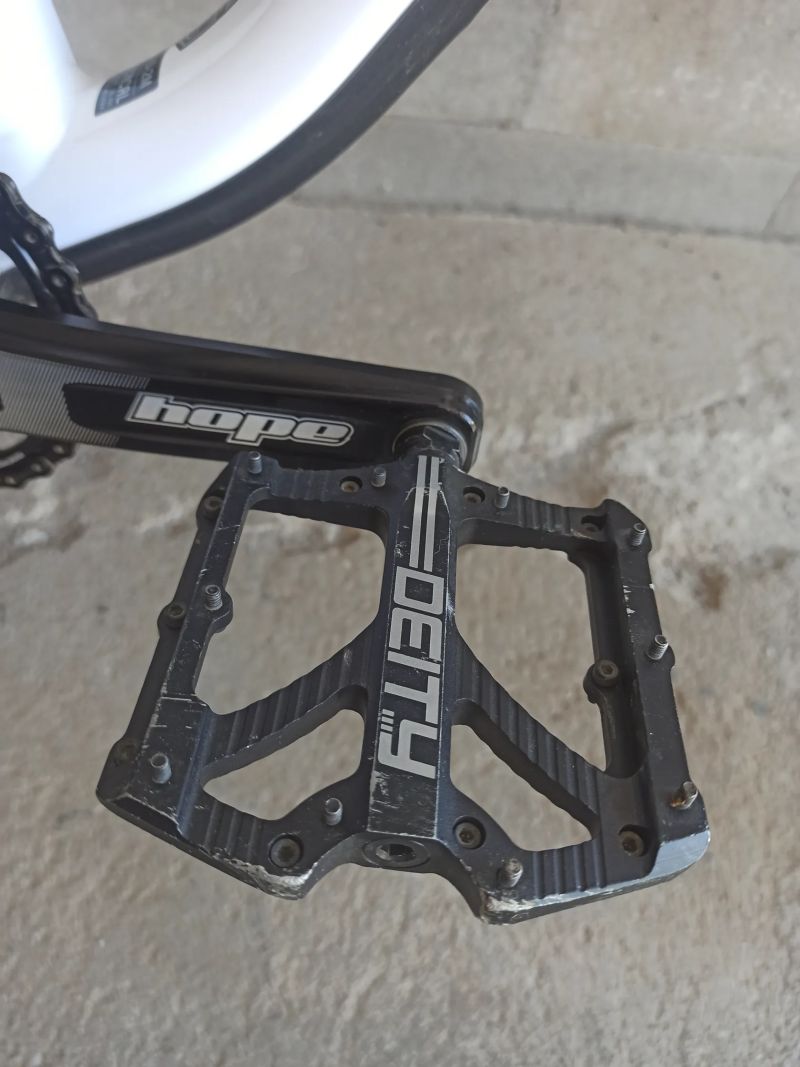 Commencal Clash