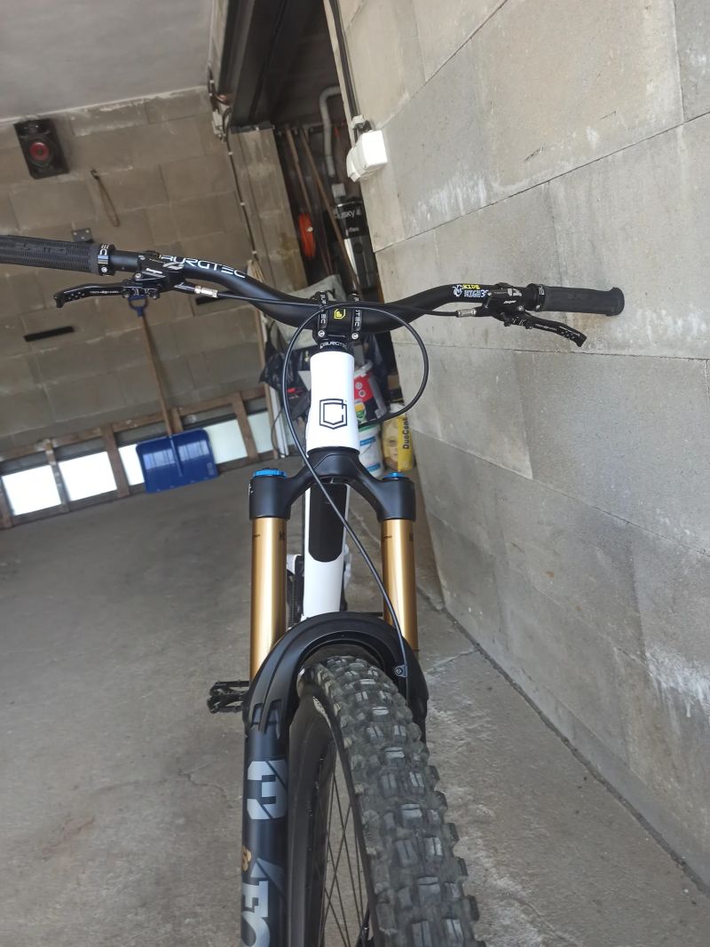 Commencal Clash