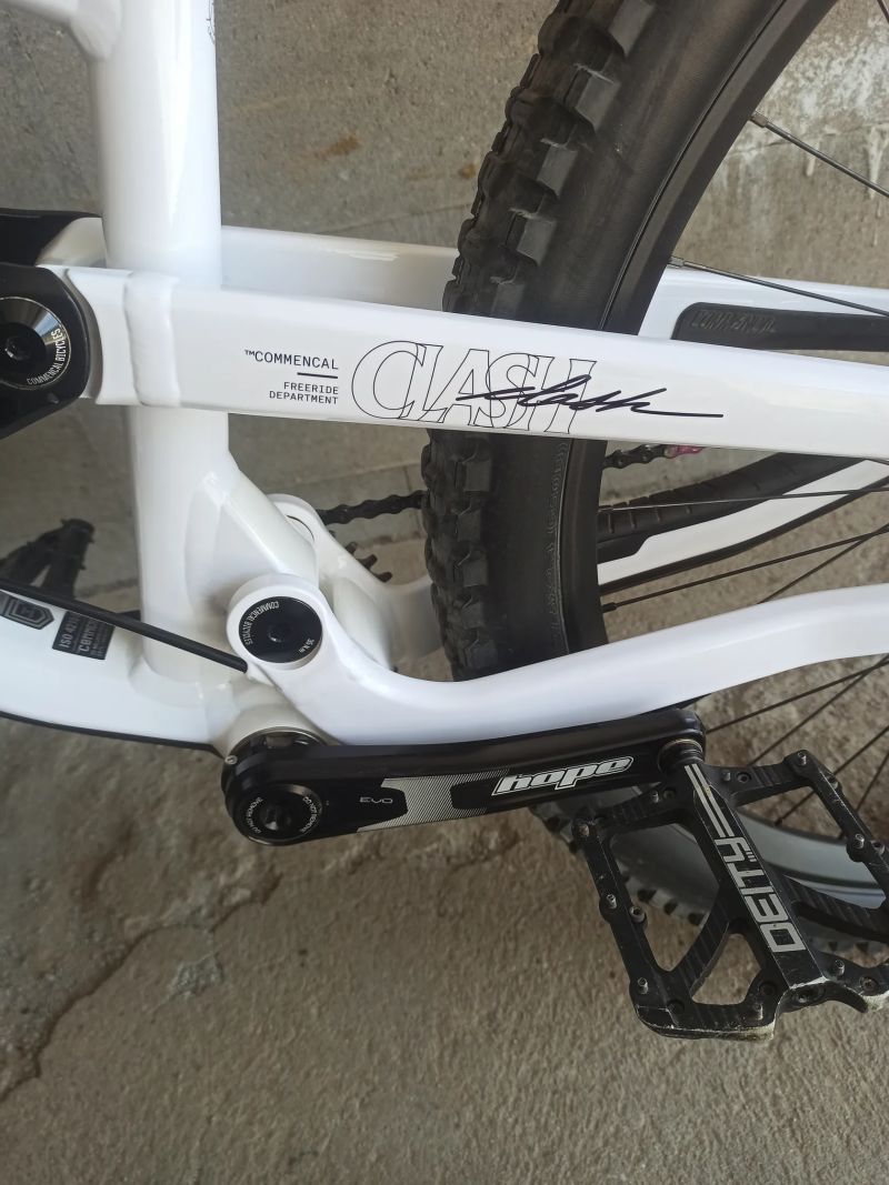 Commencal Clash