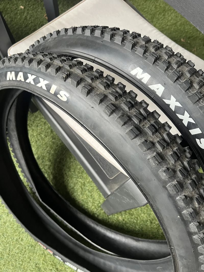 Maxxis Minion DHR II 29x2,40 WT DC EXO plášť, TR, kevlar