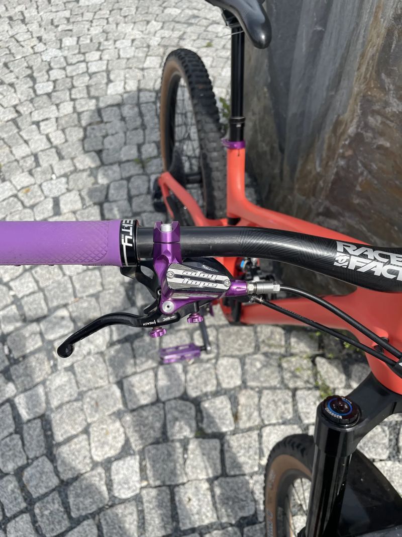 Prodám enduro kolo Evil Wreckoning v top stavu