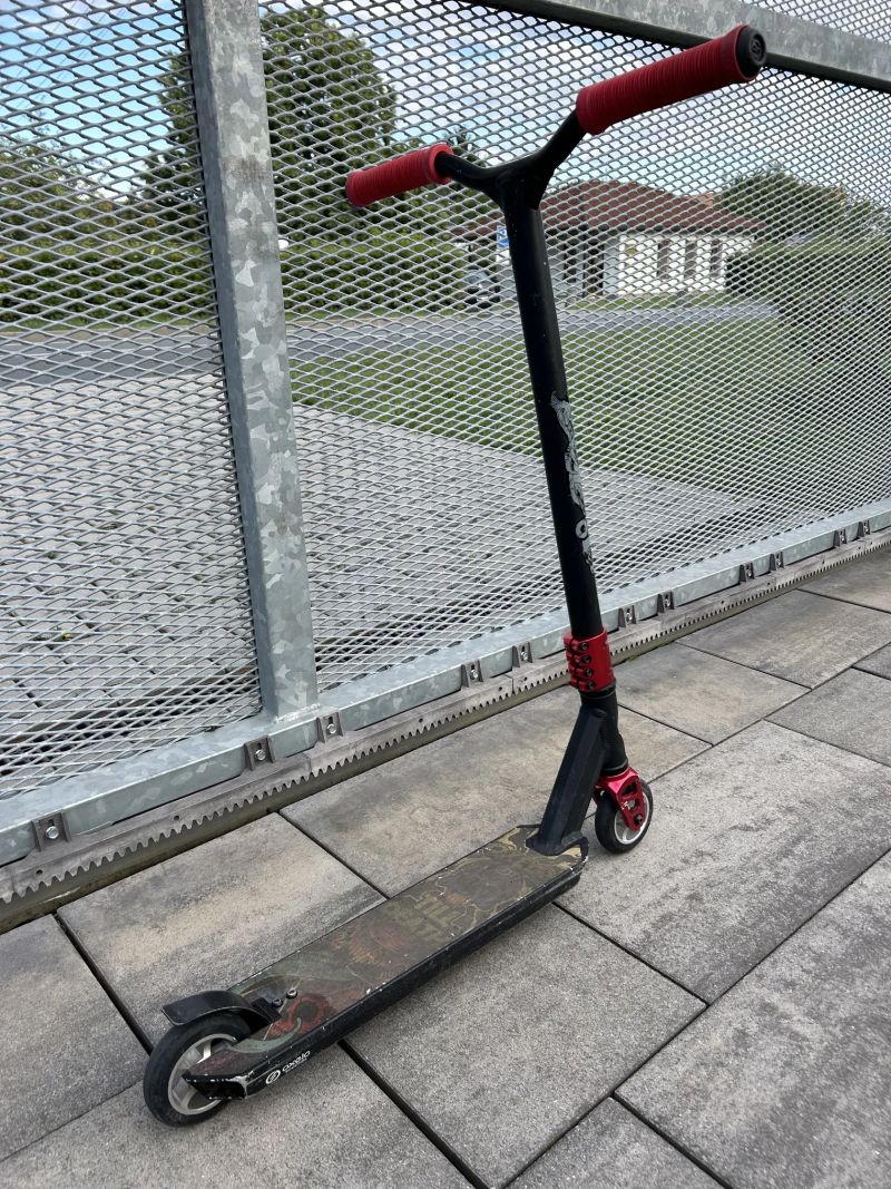 Freestyle koloběžka Oxelo MF 1.8+ ( PC: 2.799kč )