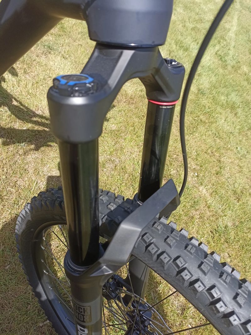 PROMO Rock Machine Whizz FS II 50 – zánovní, záruka, 2 servisy grátis