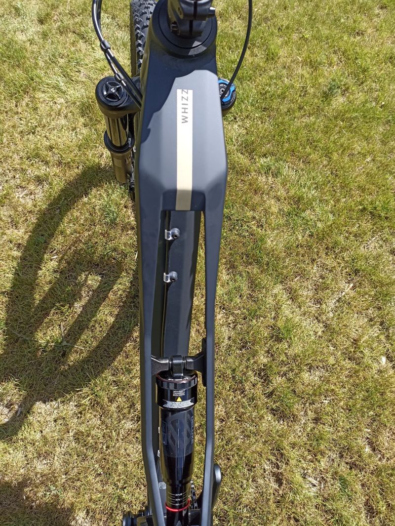 PROMO Rock Machine Whizz FS II 50 – zánovní, záruka, 2 servisy grátis