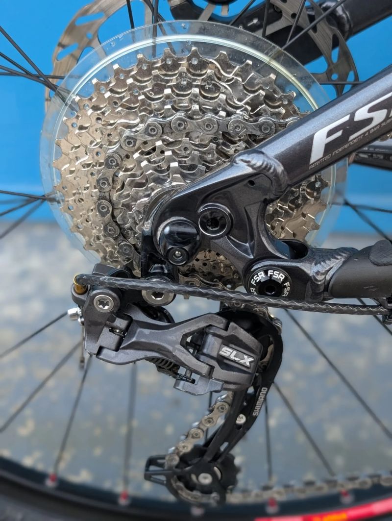 Celoodpružený Specialized FSR XC "L"