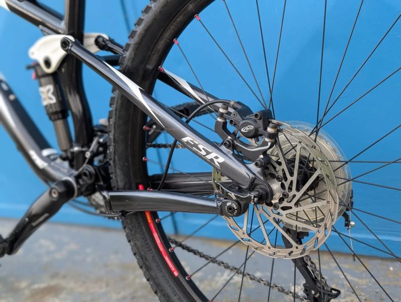 Celoodpružený Specialized FSR XC "L"