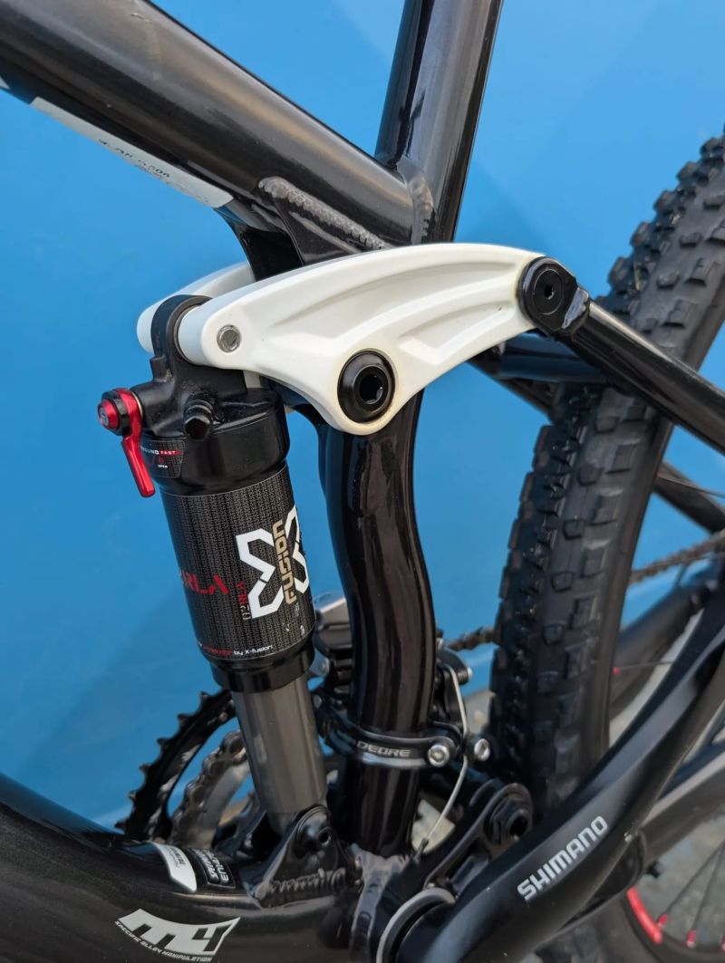 Celoodpružený Specialized FSR XC "L"