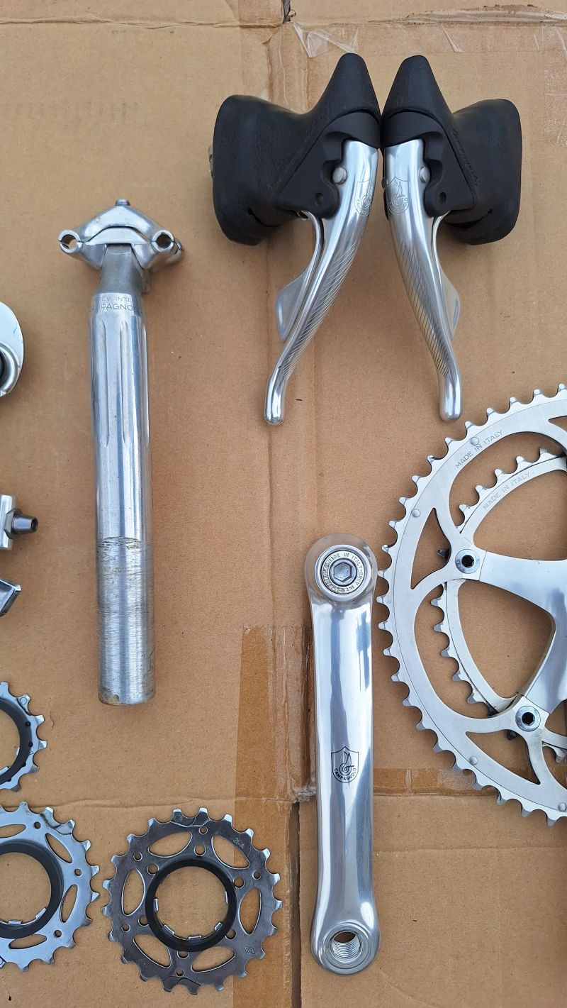 Sady silničních klik a komponentů Campagnolo Veloce / Athena