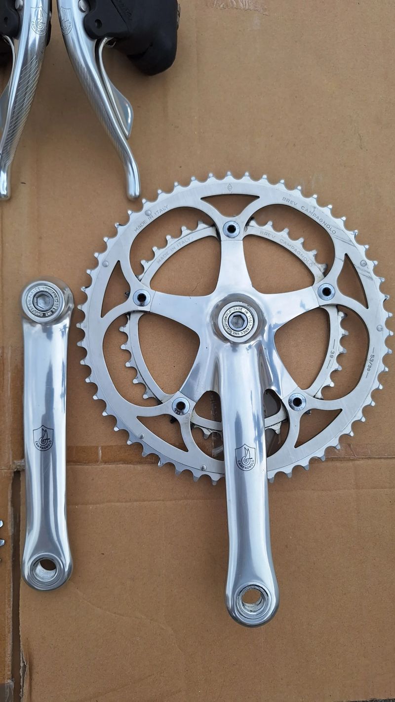 Sady silničních klik a komponentů Campagnolo Veloce / Athena