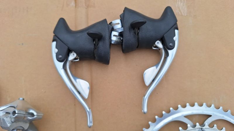 Sady silničních klik a komponentů Campagnolo Veloce / Athena