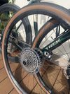 Trek Checkpoint SL 6 AXS + druhá sada silničních kol s kazetou