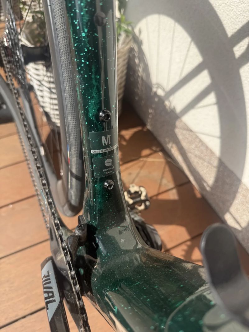 Trek Checkpoint SL 6 AXS + druhá sada silničních kol s kazetou