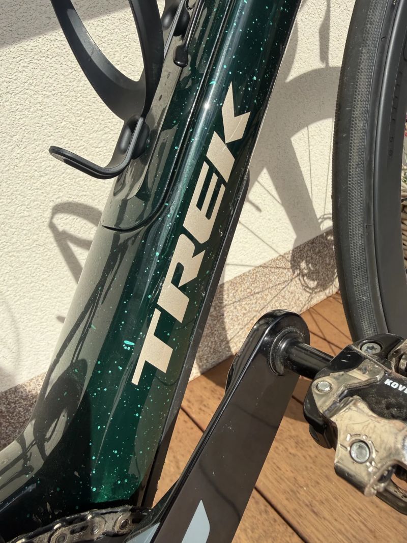 Trek Checkpoint SL 6 AXS + druhá sada silničních kol s kazetou