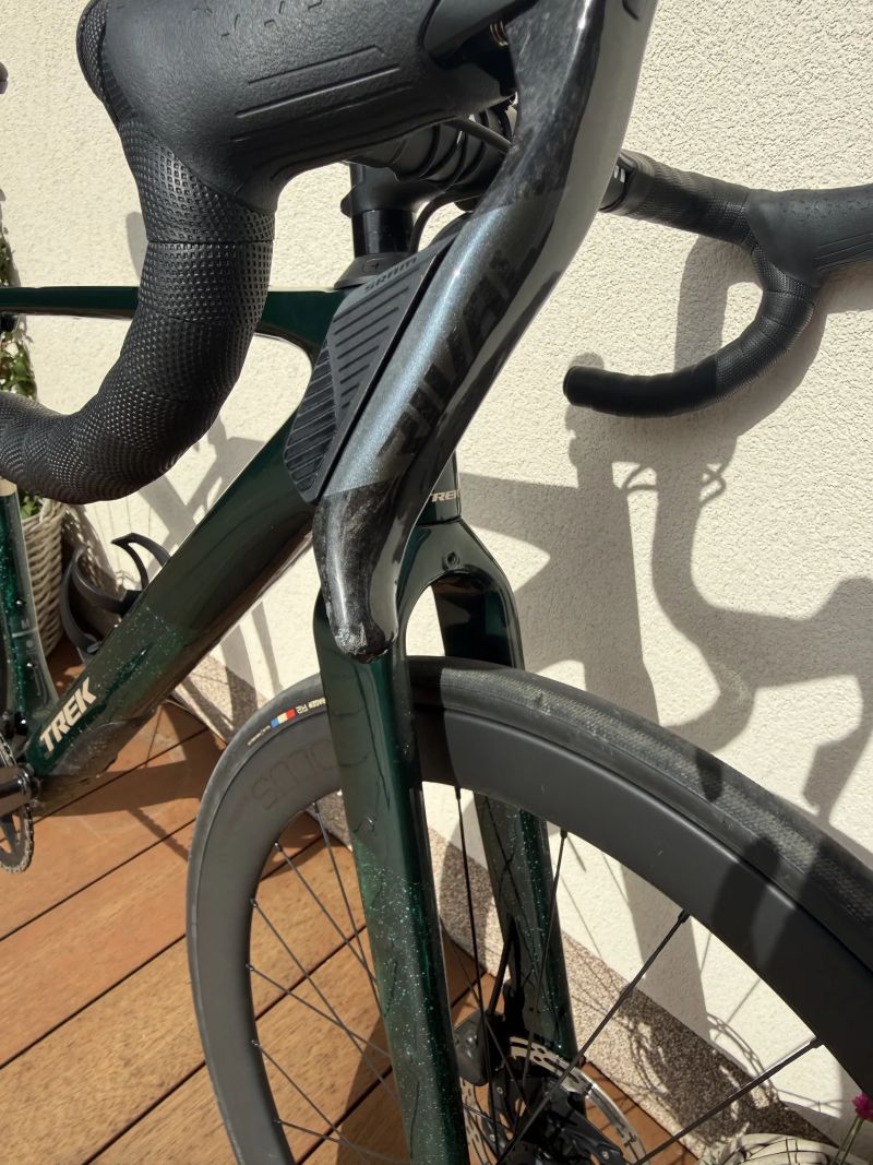 Trek Checkpoint SL 6 AXS + druhá sada silničních kol s kazetou
