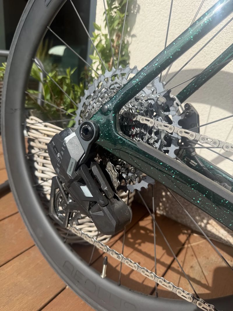 Trek Checkpoint SL 6 AXS + druhá sada silničních kol s kazetou