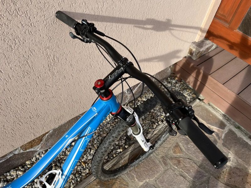 Dámské MTB na rámu Cube