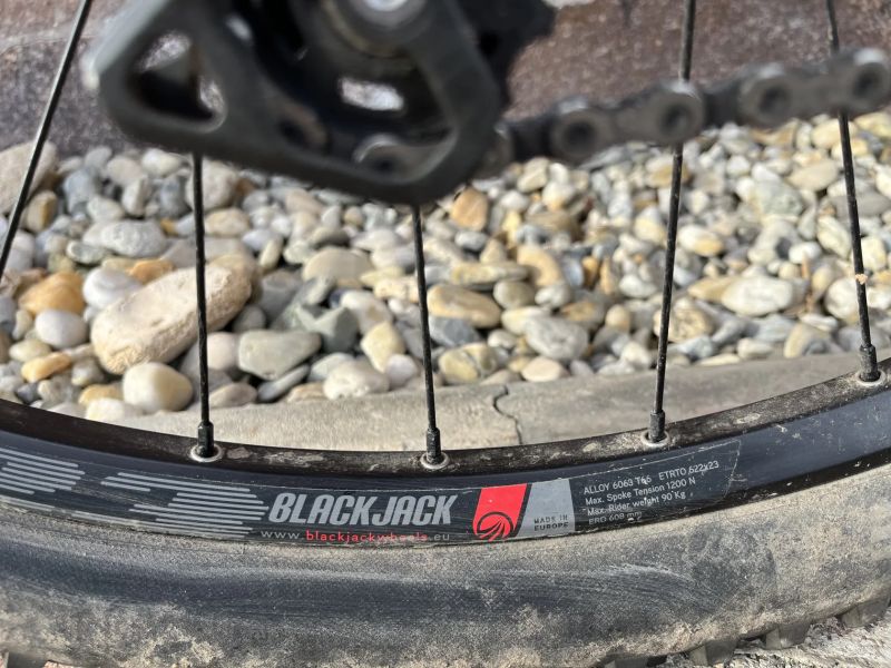 Dámské MTB na rámu Cube