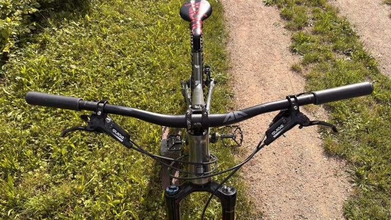 Commencal Clash XL