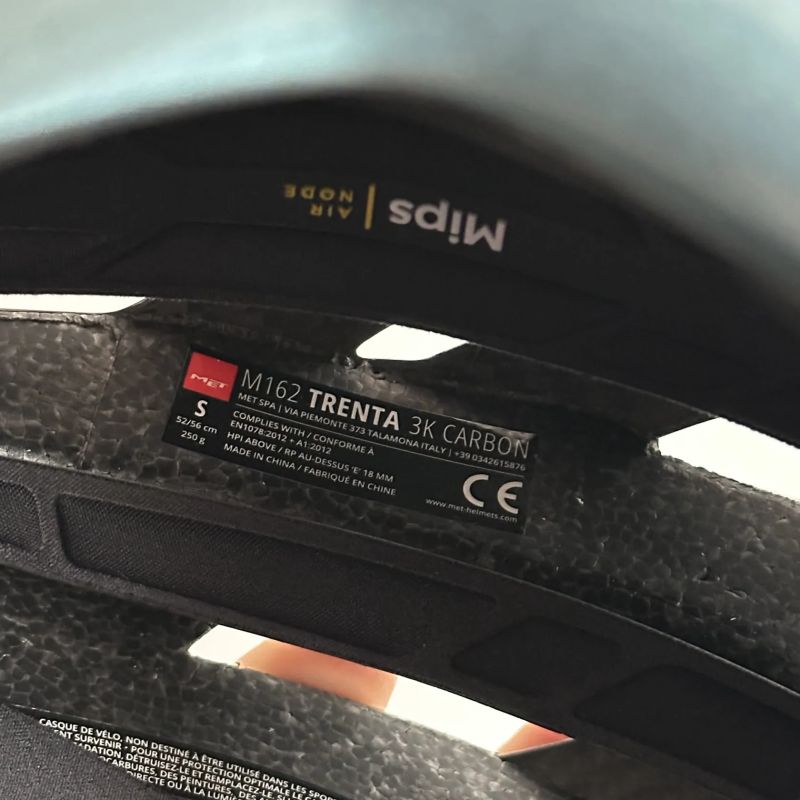 Silniční přilba MET Trenta 3K Carbon MIPS Hyper Teal vel. S