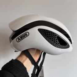 Cyklistická helma Abus Gamechanger Polar White vel. S